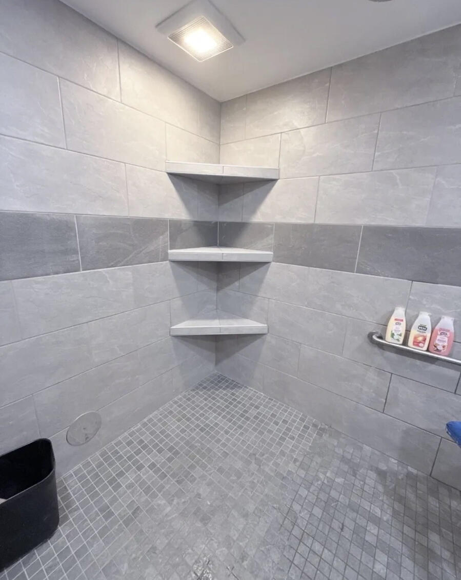 rs:m02_tile_shower_shelves_guntersville