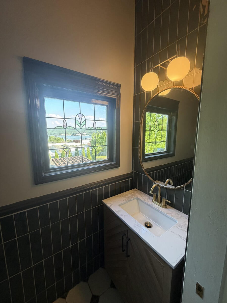 rs:m08_bathroom_tile_vanity