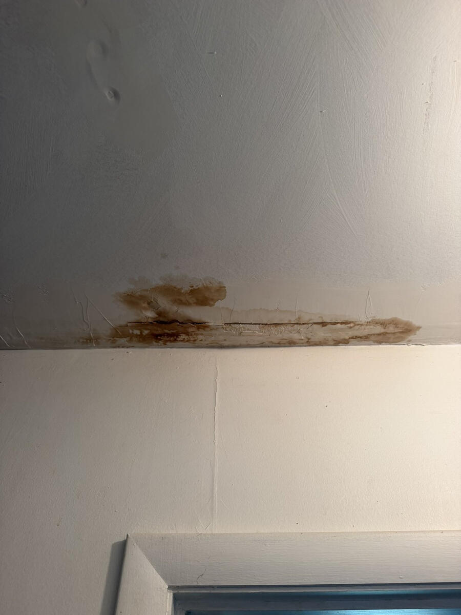 rs:p03_ceiling_stain_before2