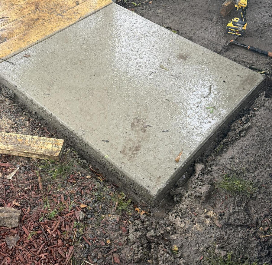 rs:p07_concrete_pad_pour