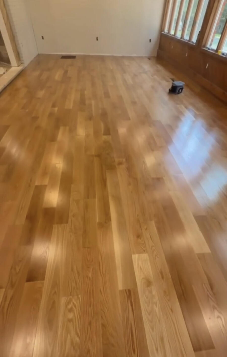 rs:r01_hardwood_oak_finished